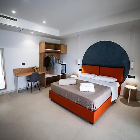 Bed & Breakfast Essenza Mediterranea 4*