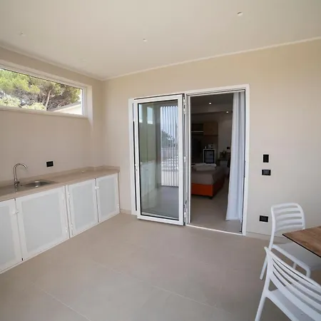 Essenza Mediterranea Bed & Breakfast 4*