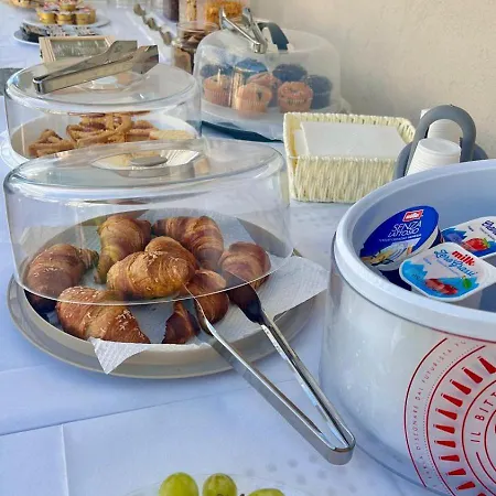 Bed & Breakfast Essenza Mediterranea 4*