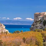 Essenza Mediterranea