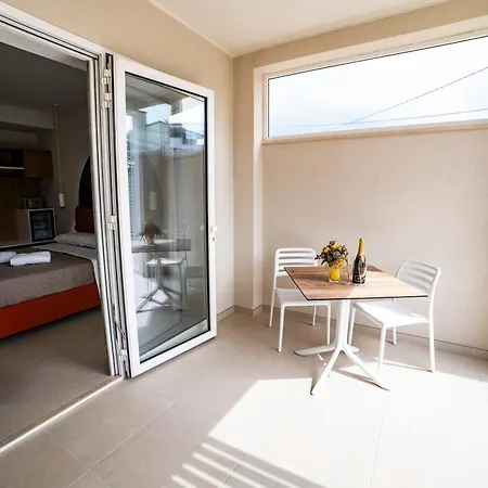 Essenza Mediterranea Couette-café