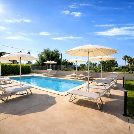 Bed & Breakfast Essenza Mediterranea 4*