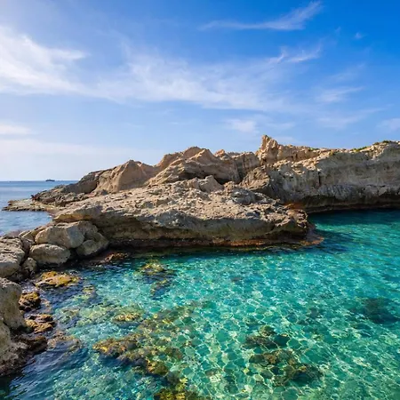 Essenza Mediterranea Bed & Breakfast 4*