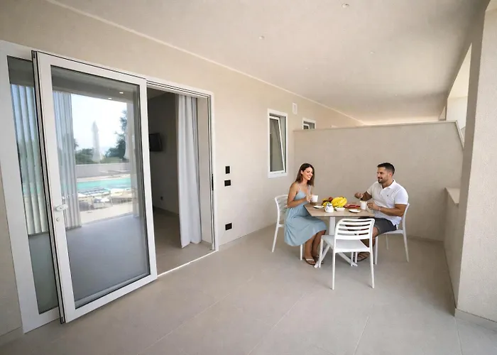 فندق مبيت وإفطار Essenza Mediterranea تروبيا