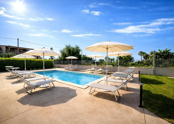 فندق مبيت وإفطار Essenza Mediterranea 4*