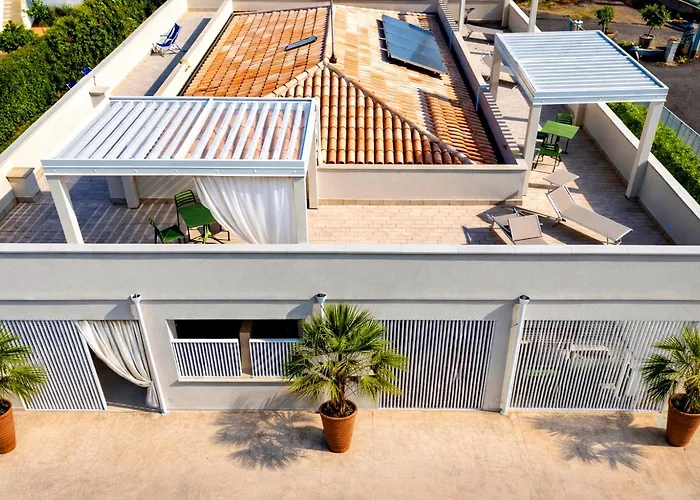 فندق مبيت وإفطار Essenza Mediterranea 4*