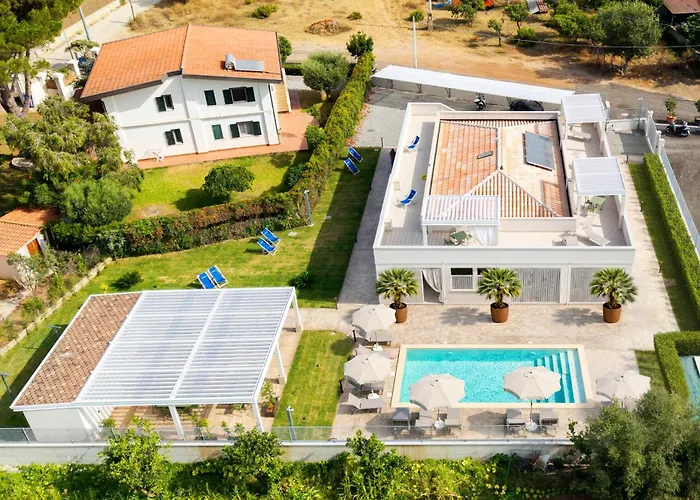 Essenza Mediterranea تروبيا